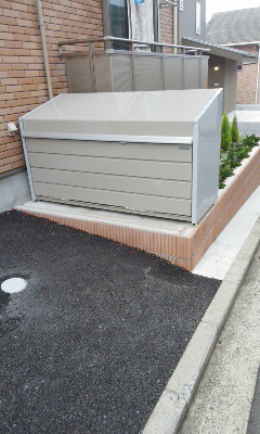 イナバゴミステーション ダストボックス・ミニ パネル床タイプ 1000L DBN-187P の施工事例 神奈川県A様