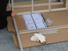 上枠（後部）と支柱Ａの組み付け写真