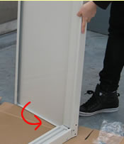 側板を固定（左右）写真