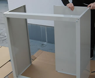 後板をはめる写真